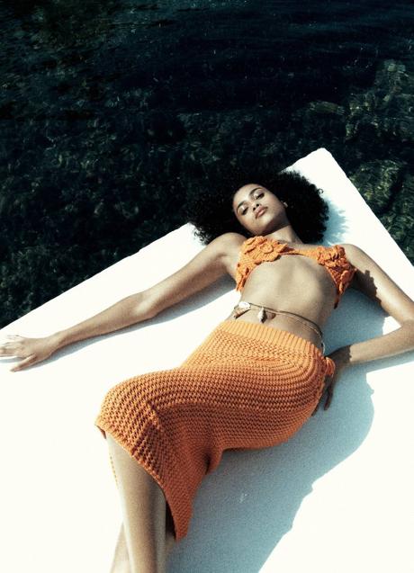 Imagen - Conjunto de crochet con top de flor 3D y falda larga