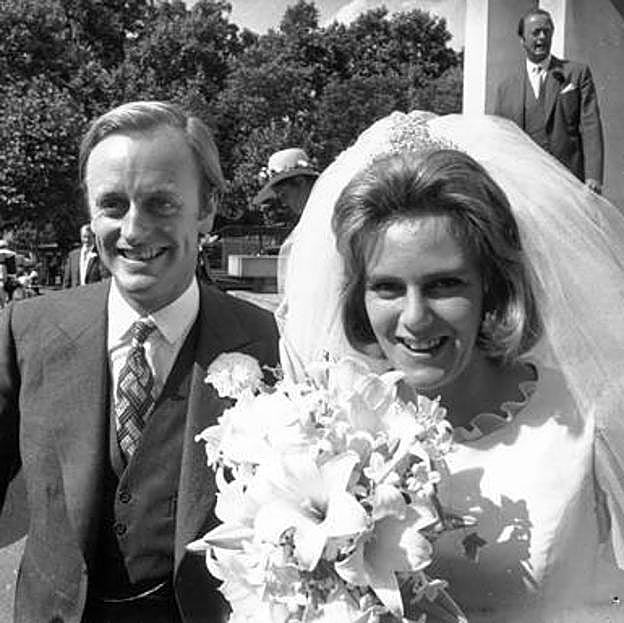 Camilla el día de su boda con Andrew Parker Bowles. /