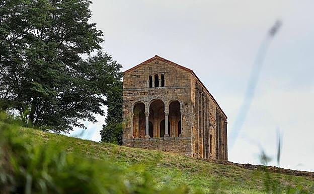 Imagen de Santa María del Naranco, en Oviedo.