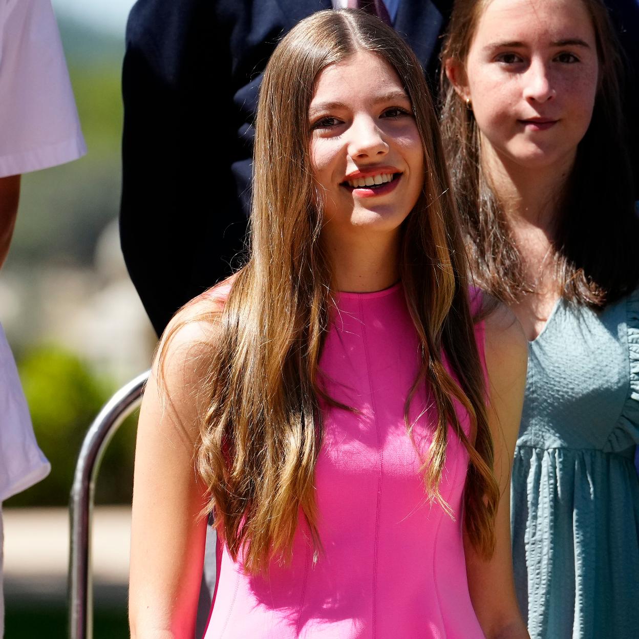 La infanta Sofía con un vestido rosa.