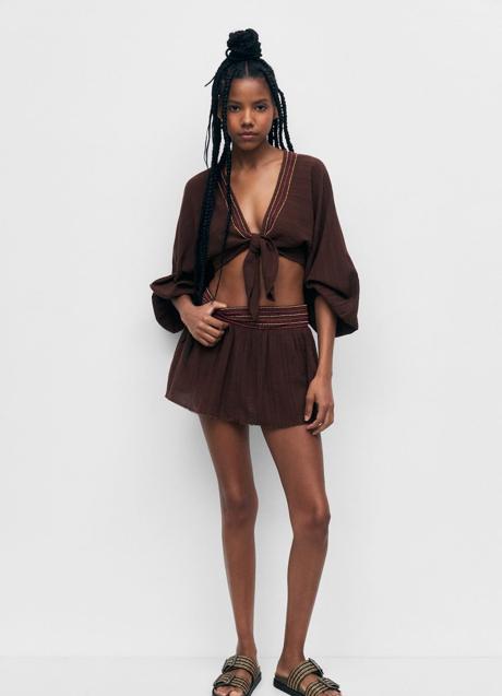 Imagen - Skort marrón con abalorios de Pull&Bear, 12,99 euros.