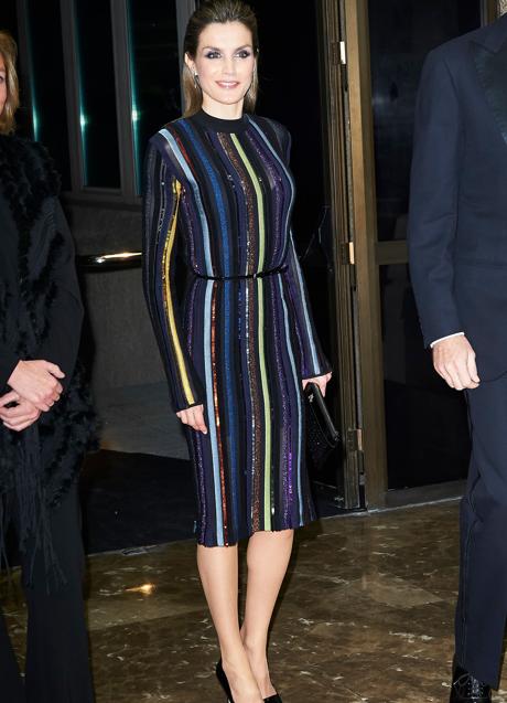 Imagen - La reina Letizia con un vestido de lentejuelas. / LIMITED PICTURES