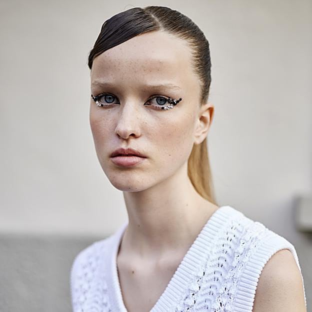 He probado el exfoliante facial diario con cafeína que revitaliza la piel y evita la sequedad: esto es lo que opino