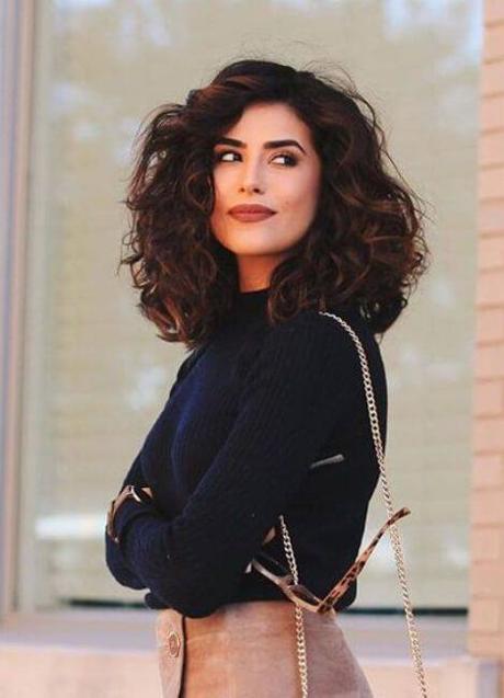 Imagen - Peinado clavicut de pelo corto rizado