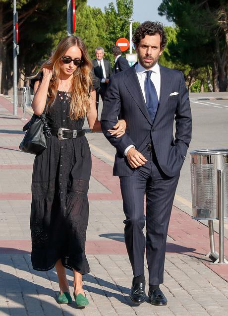 Imagen - Alonso Aznar y Renata Collado en su llegada al tanatorio. Foto: Gtres.