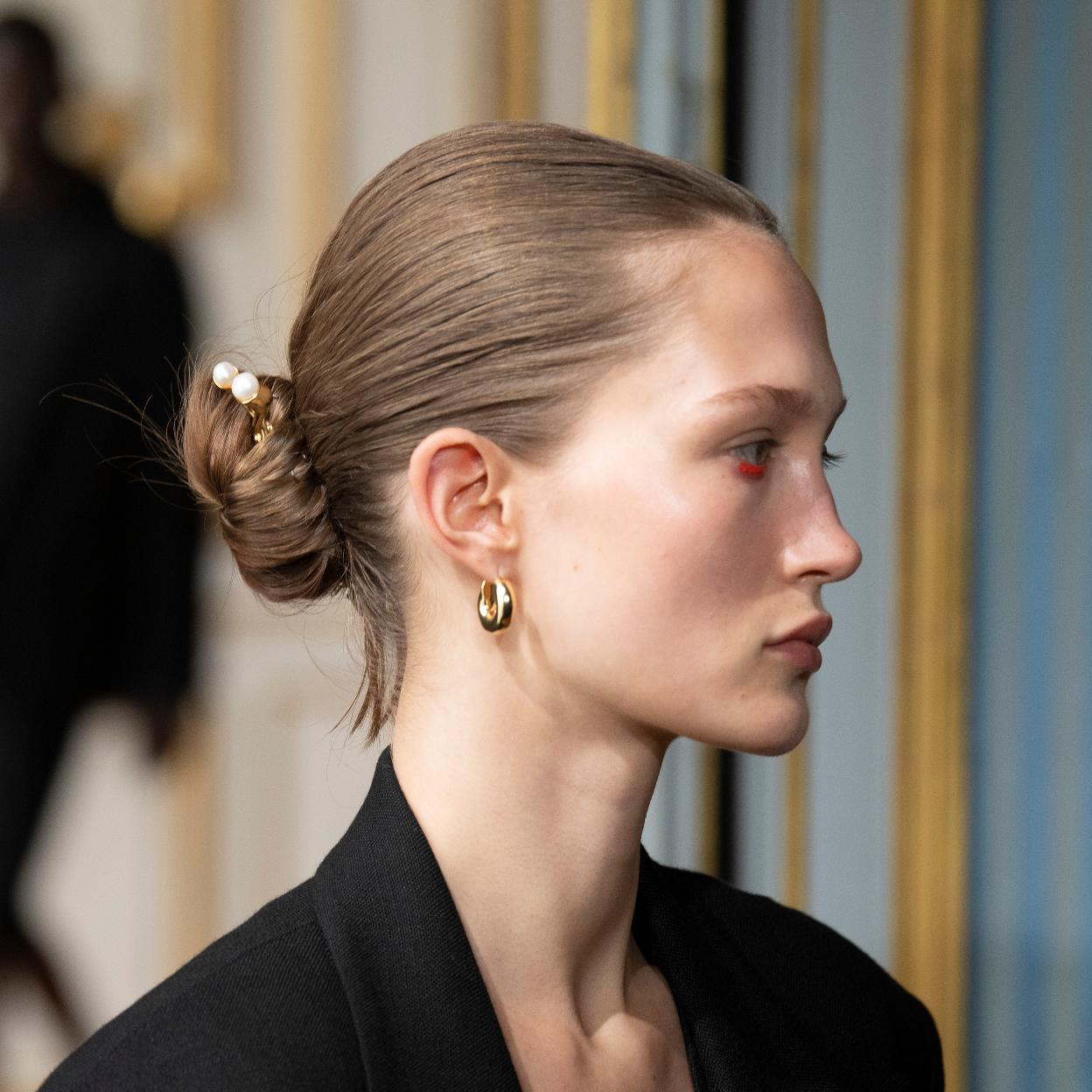 Una modelo perfectamente maquillada.