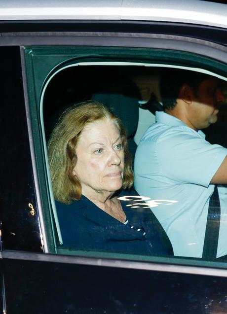 Imagen - Natalia Figueroa en su coche a la llegada al tanatorIo. Foto: Gtres.