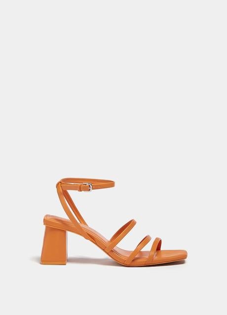 Imagen - Sandalias naranjas de Pull & Bear (22,99 euros)