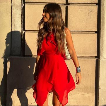 Imagen secundaria 1 - Así llevan las influencers la pulsera viral.