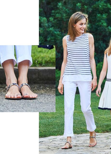 Imagen - La reina Letizai con unas sandalias efecto piel de serpiente. / LIMITED PICTURES