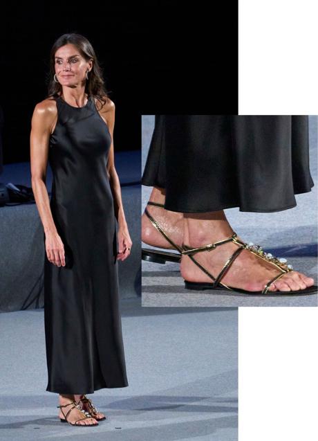 Imagen - Letizia con unas sandalias de Magrit. / LIMITED PICTURES