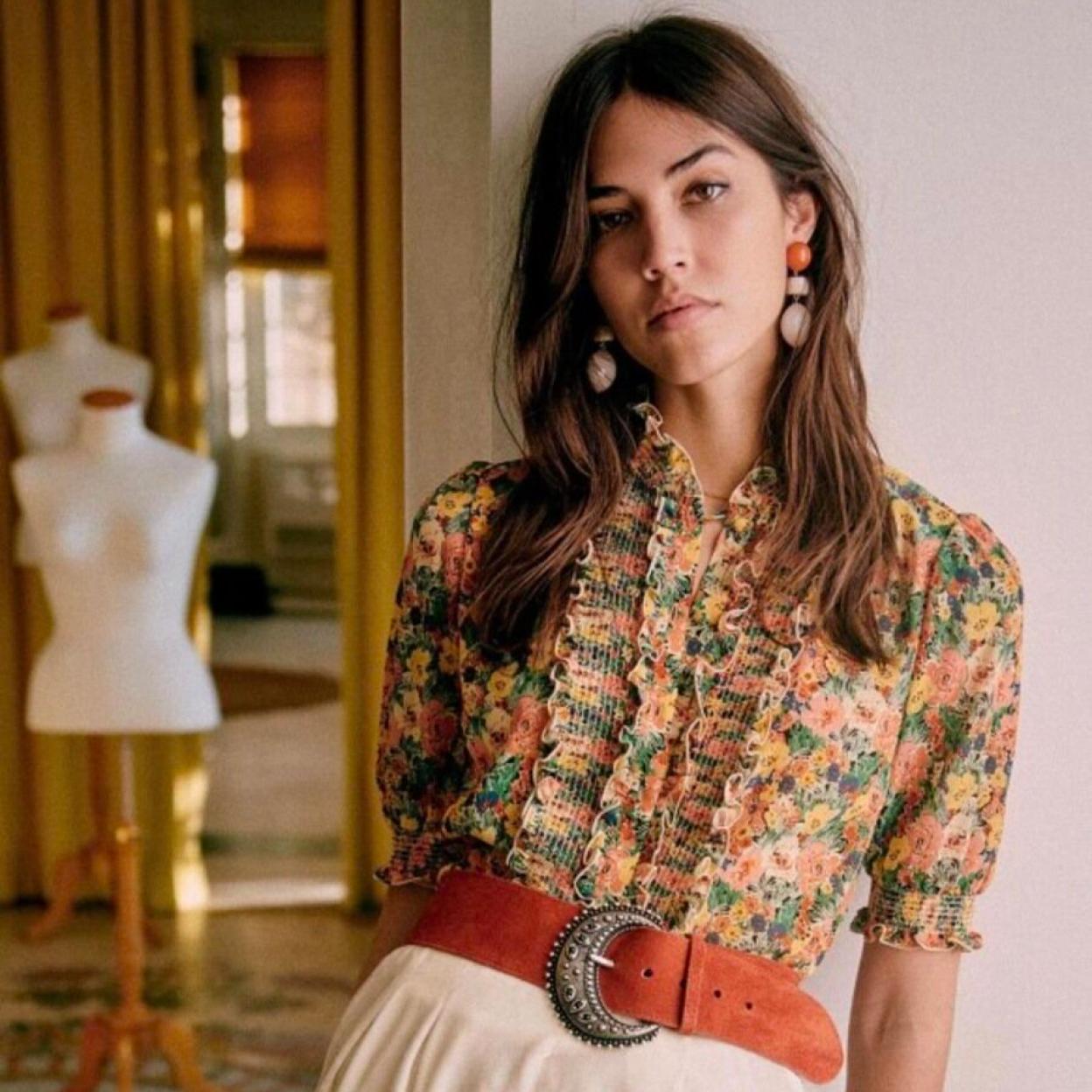 El estampado de flores es el protagonista de la nueva colección de H&M. Vestidos, blusas y faldas que te harán estrenar la sección de novedades. 