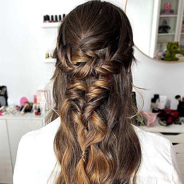 Peinado con trenzas semirrecogido