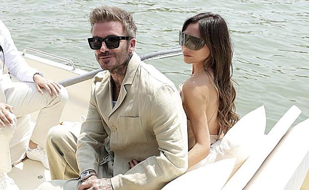 David y Victoria Beckham han logrado convertir su apellido en una marca que funciona tanto en la moda y la cosmética como en el competitivo mundo del fútbol. 