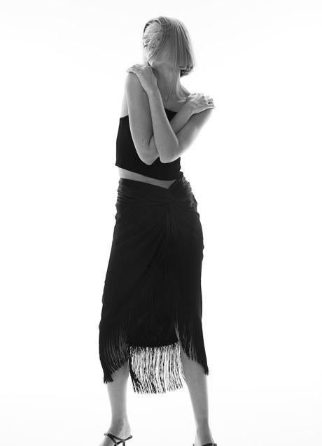 Imagen - Falda midi negra de flecos