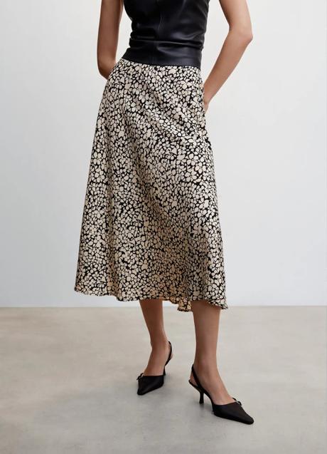 Imagen - Falda con flores blancas de Mango, 12,99 euros.