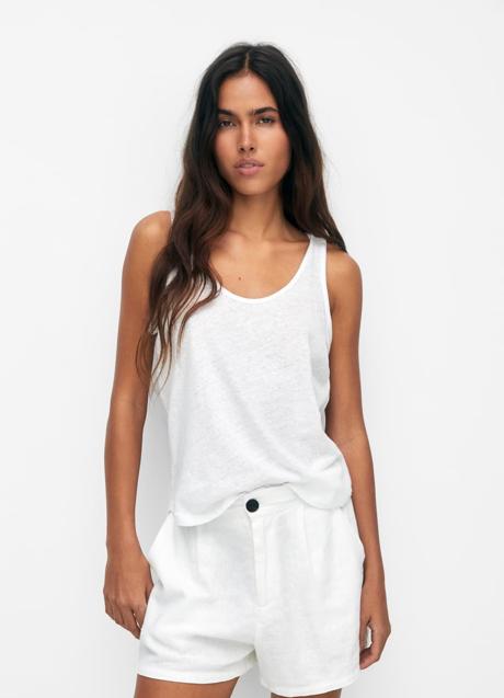 Imagen - Pantalones blancos cortos de Pull&Bear, 17,99 euros.