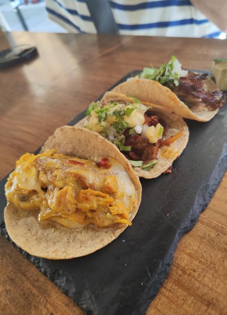 Imagen - Los tacos de Tiki Taco en el exterior del Mercado de Antón Martín. / A.F.L