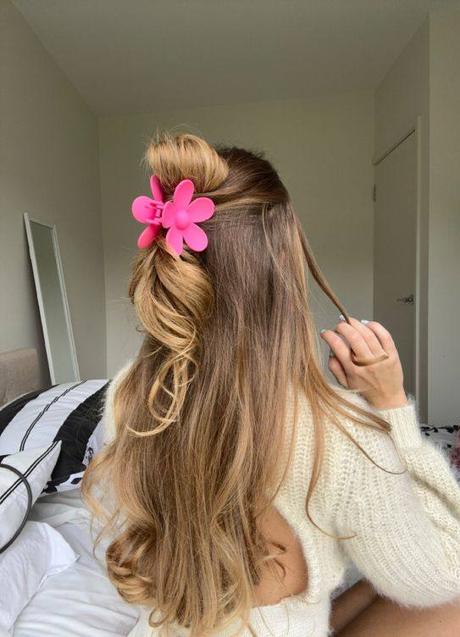 Imagen - Semirrecogido con moño y pinza