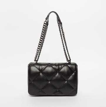 Imagen secundaria 1 - La blazer de Mango, el bolso de Sfera y el vestido de Zara.