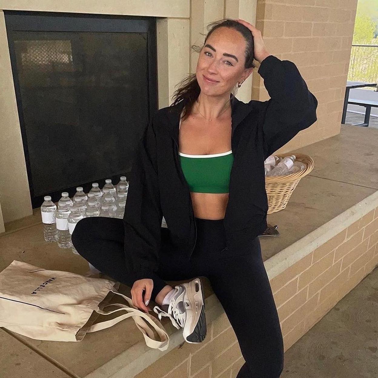 Mujer con ropa deportiva