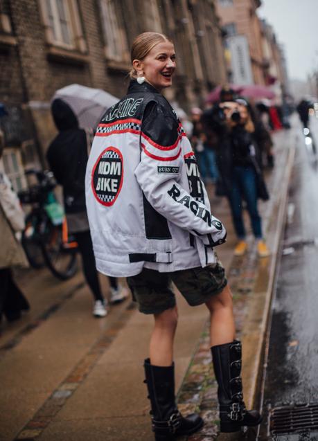 Imagen - Una mujer con botas con hebillas. Foto: Launchmetrics Spotlight.