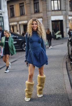 Imagen secundaria 2 - En la primera imagen, modelo desfile con prendas de la colección de Balmain para este otoño. Las otras dos, street style de la semana de la moda de Copenhague.