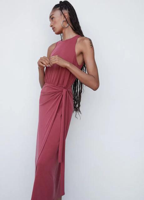 Imagen - Vestido rosa de lino de Mango, 29,99 euros.