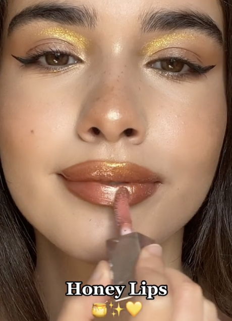 Imagen - Una tiktoker con los famosos Honey Lips. Foto: @evalarosaxo