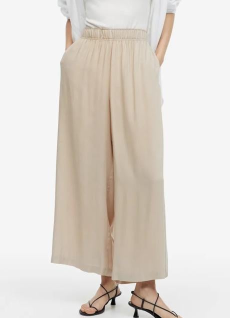 Imagen - Pantalón beige culotte de H&M, 12,99 euros.