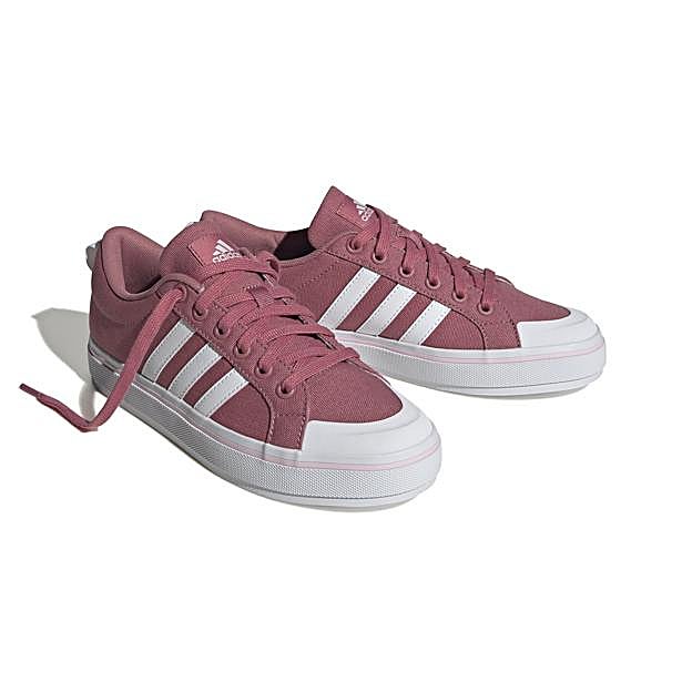 Zapatillas deportivas en rosa de Adidas (34,99 euros).