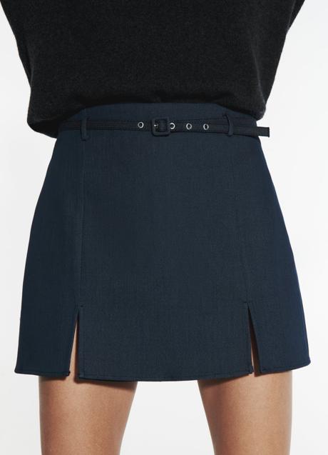 Imagen - Mini falda azul marino de Zara (25,95 euros)