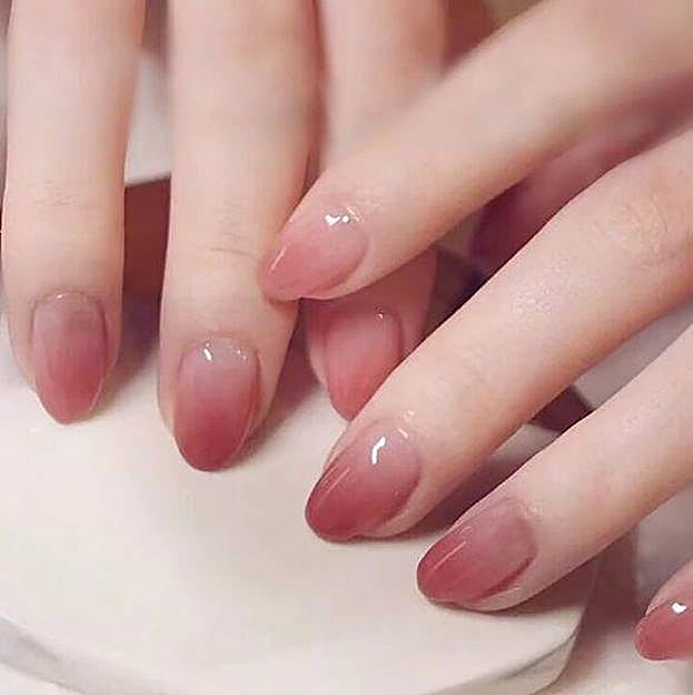 Set de pegatinas de uñas con degradado de Shein. Precio: 1,50 euros