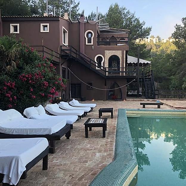Una de las mansiones en Nacho Cano en Ibiza, que se alquila para retiros de yoga bajo el nombre comercial 'The Clift'. 