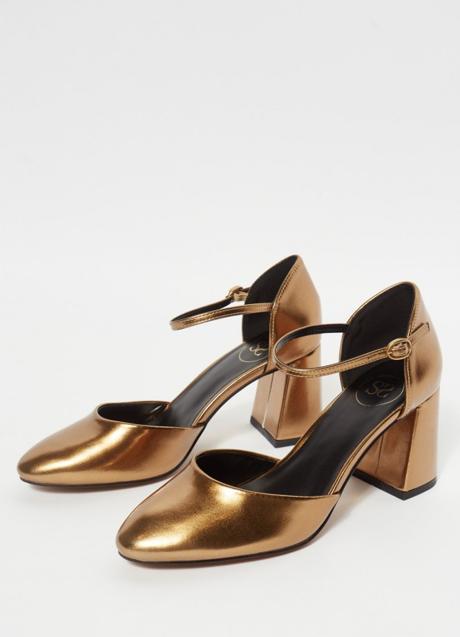 Imagen - Zapatos dorados de Sfera (29,99 euros)