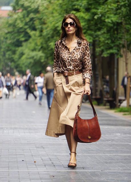 Imagen - Influencer con look animal print