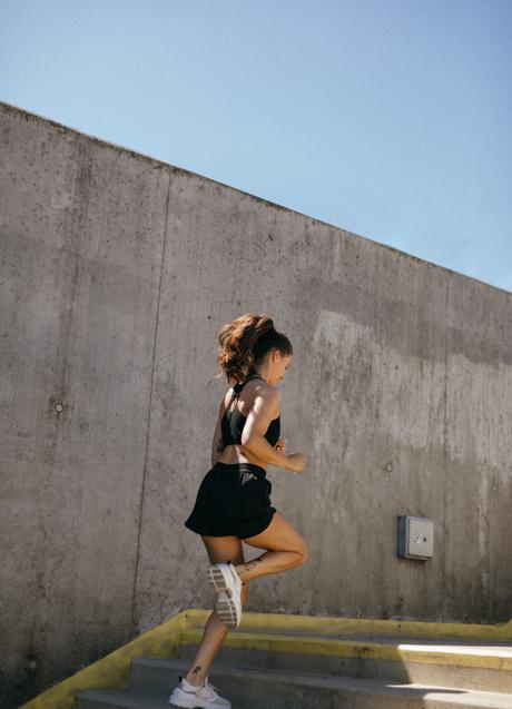 Imagen - Mujer entrenando/PEXELS