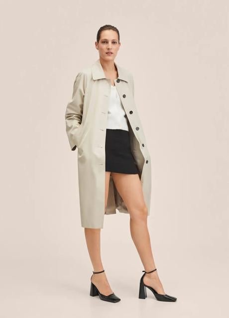 Imagen - Gabardina con cuello solapa de Mango Outlet. Foto: Mango Outlet.