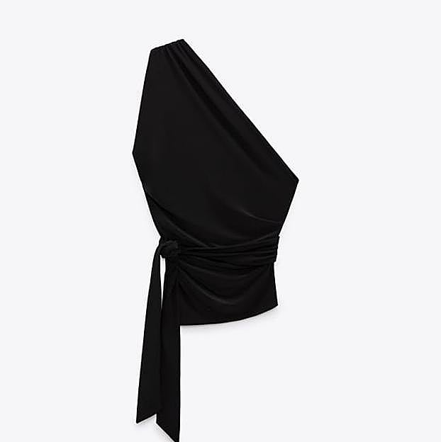 El top negro de Zara.