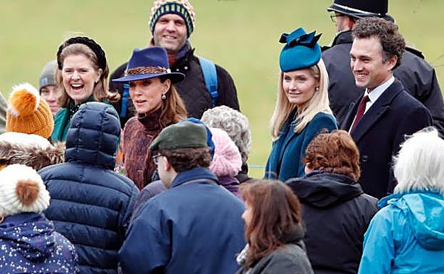 Kate Middleton acompañada de lady Laura Meade, Lucy Lanigan-O'Keeffe y Thomas van Straubenzee. /