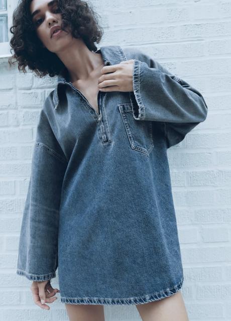 Imagen - El vestido vaquero tipo polo de Zara.