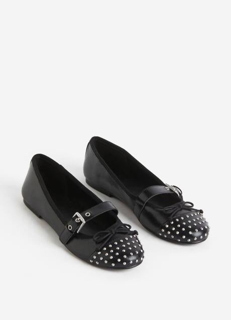 Imagen - Merceditas decoradas con tachuelas