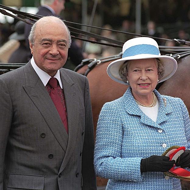 Así perdió su guerra contra Isabel II Mohammed Al-Fayed, el millonario egipcio que presionó, mintió y sobornó para ser inglés (y no lo consiguió nunca)