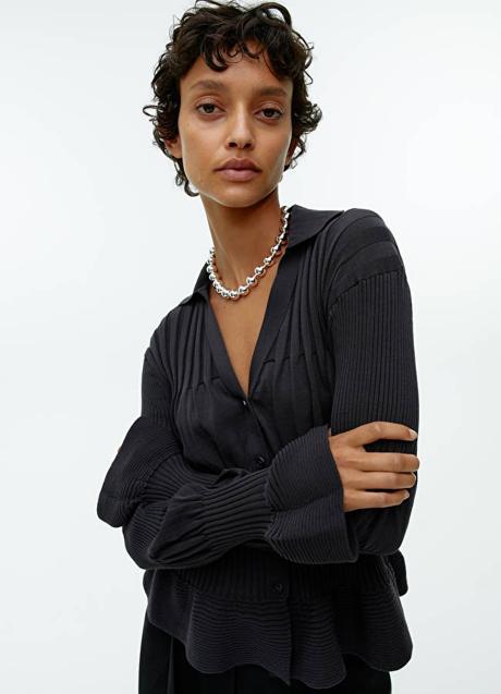 Imagen - Cárdigan negro de Arket, 89 euros.