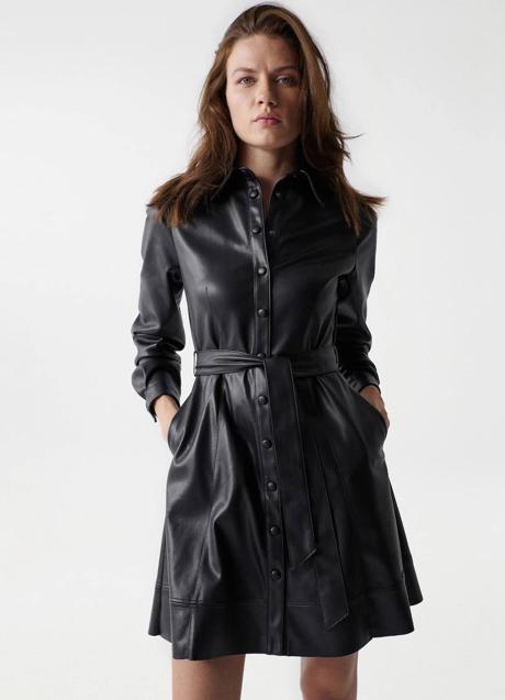 Imagen - Vestido de cuero negro estilo camisero