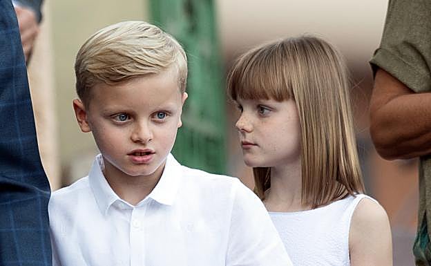 Jacques y Gabriella de Mónaco durante el tradicional picnic del Principado.
