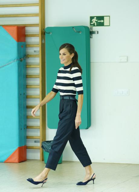 Imagen - La reina Letizia con un look con jersey de rayas. / LIMITED PICTURES