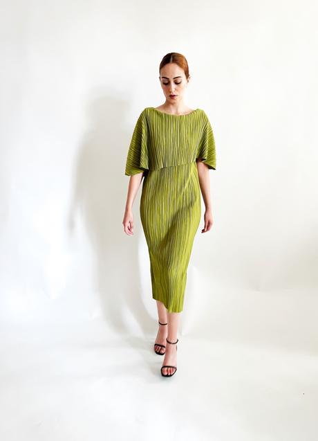 Imagen - Vestido plisado en color verde de Boüret. Foto: Boüret.
