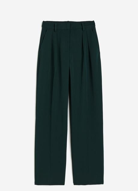 Imagen - Pantalón de vestir en color verde oscuro de H&M (29,99 euros)