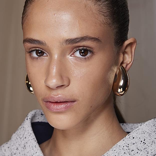 Las sombras de ojos en formato lápiz que son rapidísimas de usar